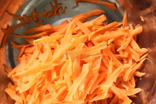 土豆胡萝卜丝卷饼的做法图解1
