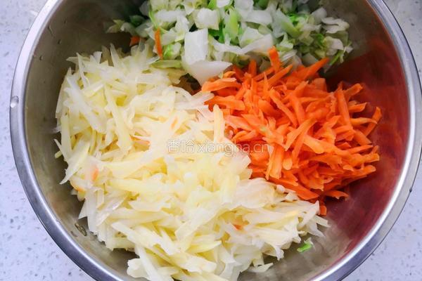 土豆胡萝卜丝卷饼的做法图解5