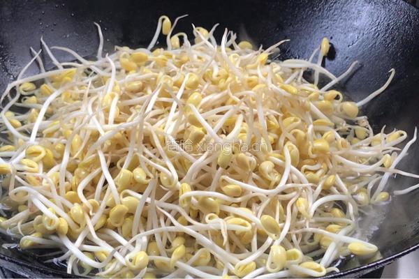 干煸黄豆芽的做法图解2
