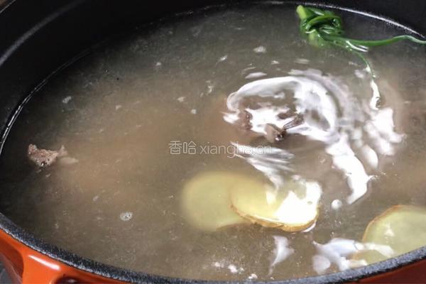 黑木耳山药脊骨汤的做法图解5