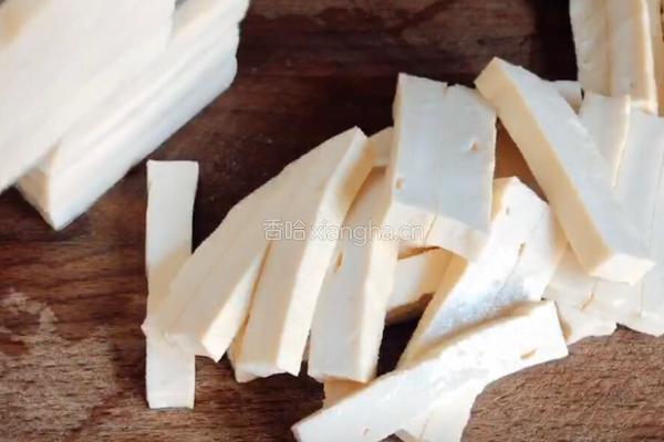 西芹炒豆腐干的做法图解1