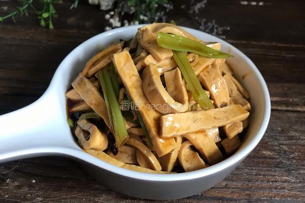 西芹炒豆腐干的做法图解12