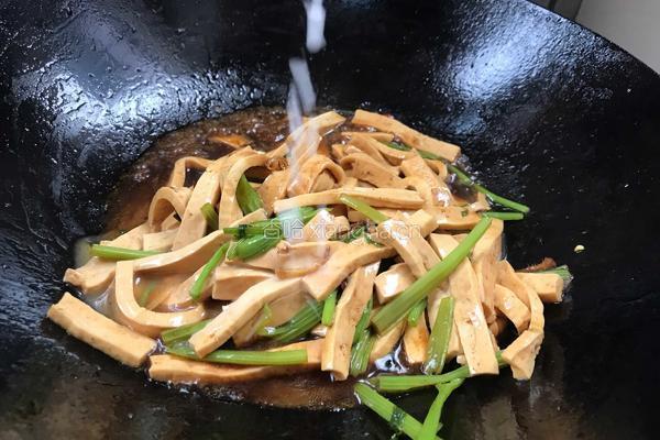 西芹炒豆腐干的做法图解11