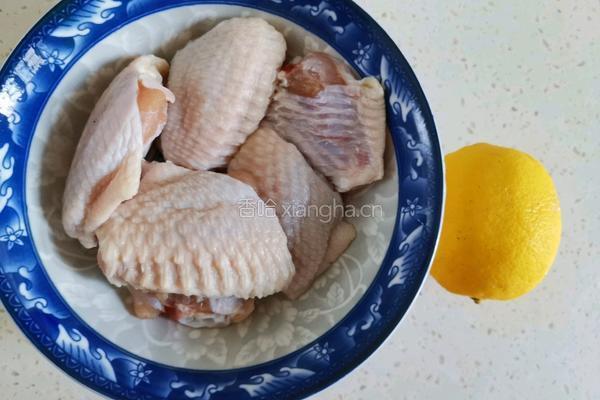柠檬烤鸡翅的做法图解1
