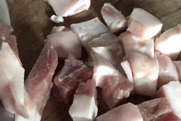 五花肉烧小土豆的做法图解3