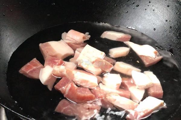五花肉烧小土豆的做法图解4