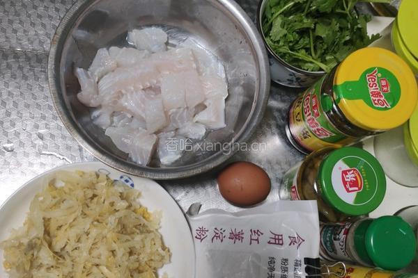 酸菜巴沙鱼的做法图解1
