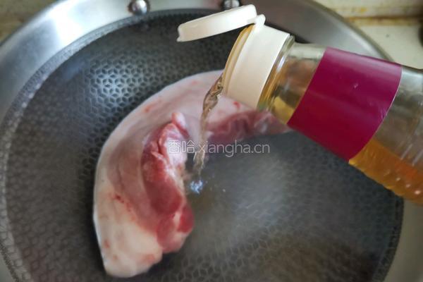 五花肉焖小土豆的做法图解3