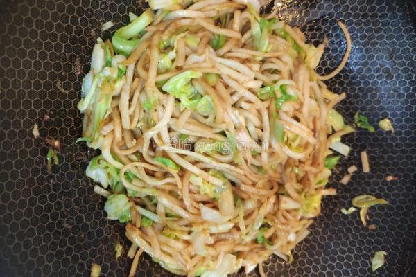 圆白菜鸡蛋炒饼的做法图解8