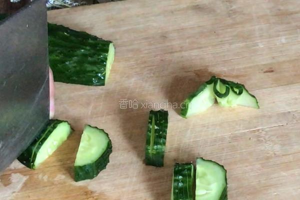 酸辣包菜丝的做法图解3