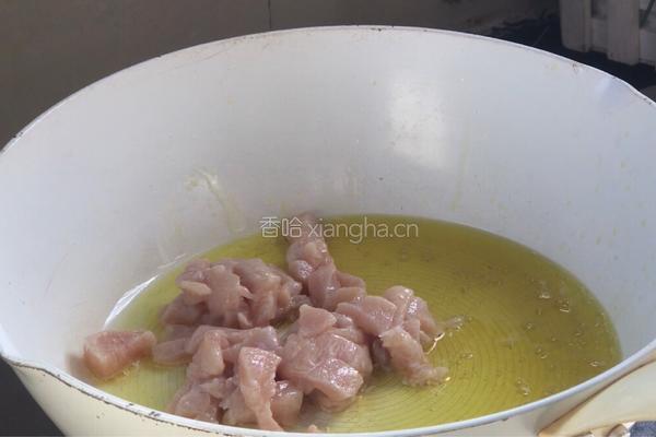杏鲍菇炒鸡丁的做法图解10