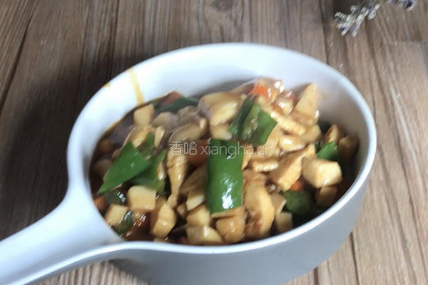 杏鲍菇炒鸡丁的做法图解17