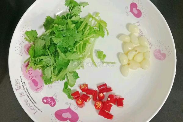 凉拌腐竹木耳的做法图解4