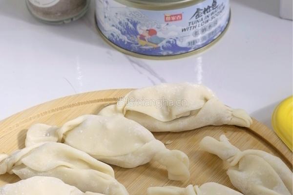 童趣十足的金枪鱼糖果 酥脆爽口的做法图解5