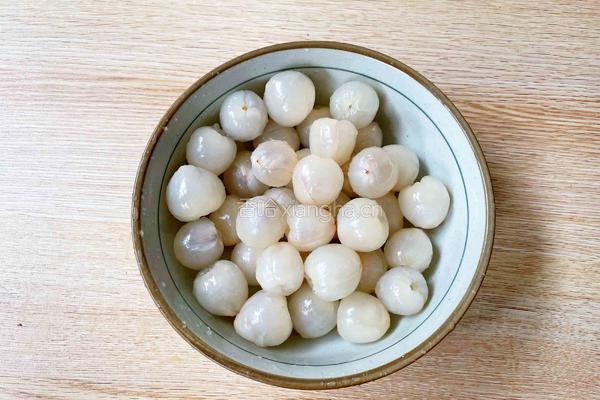 荔枝酸奶冻的做法图解2