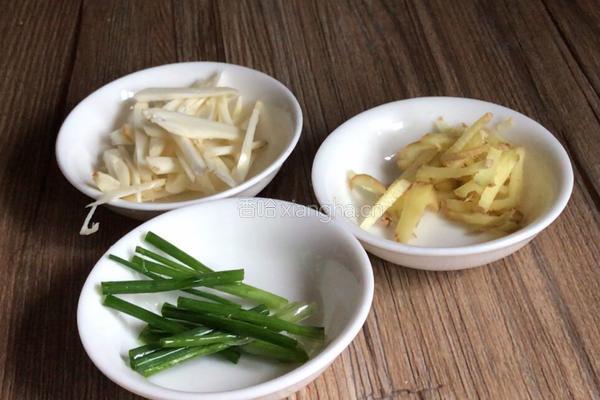 豆腐皮炒肉的做法图解6