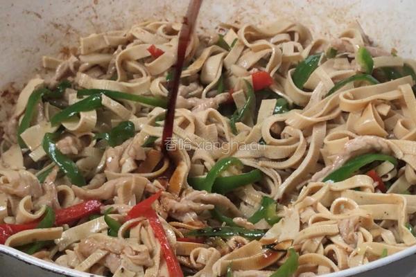 豆腐皮炒肉的做法图解17