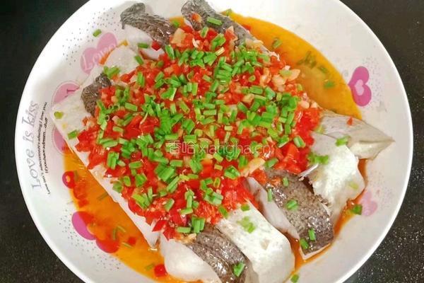 剁椒蒸鱼腩的做法图解12