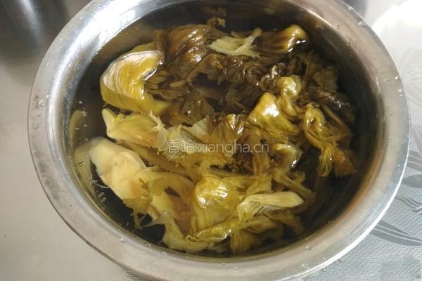 酸菜炒肉丝的做法图解3