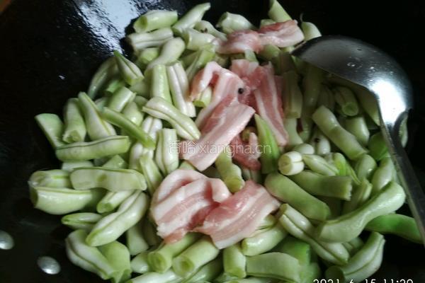 五花肉炖芸豆的做法图解10