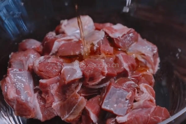 咸蛋黄香菇牛肉粽的做法图解2
