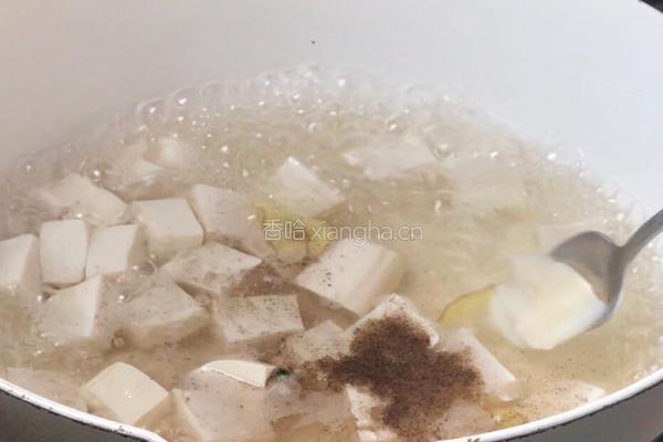 白玉菇豆腐汤的做法图解10