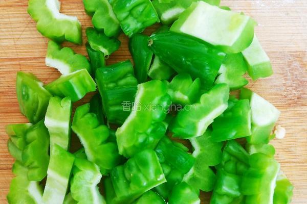 海鲜菇豆腐汆丸子的做法图解3