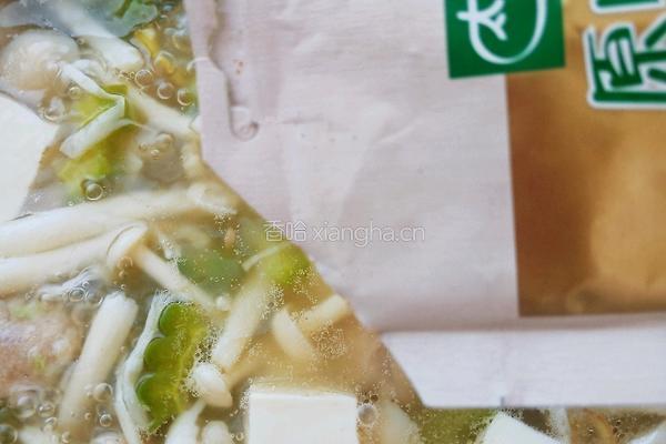 海鲜菇豆腐汆丸子的做法图解13