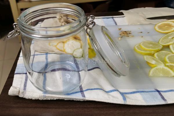 蜂蜜腌柠檬的做法图解4