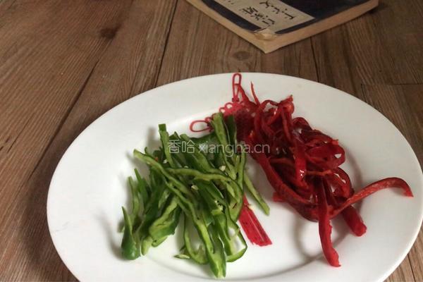 凉拌绿豆芽的做法图解2