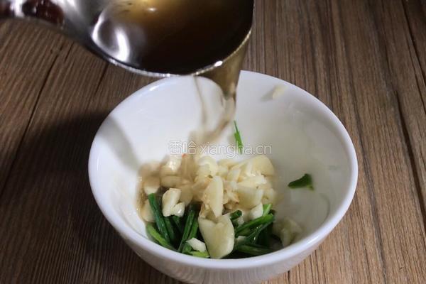 凉拌绿豆芽的做法图解3