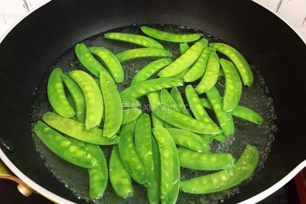荷兰豆炒肉的做法图解4