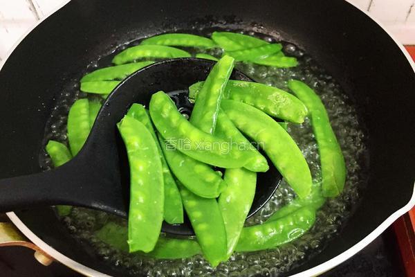 荷兰豆炒肉的做法图解5