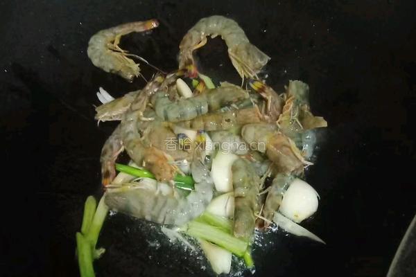 葱爆虾的做法图解3