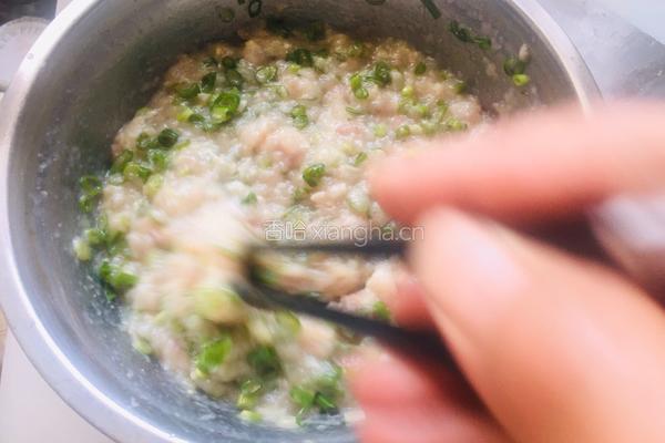 鸡肉原汤馄饨的做法图解1