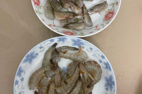 虾仁豆腐煲的做法图解1