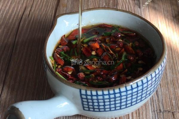 皮蛋豆腐的做法图解5