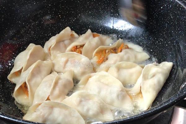 红萝卜牛肉锅贴的做法图解20