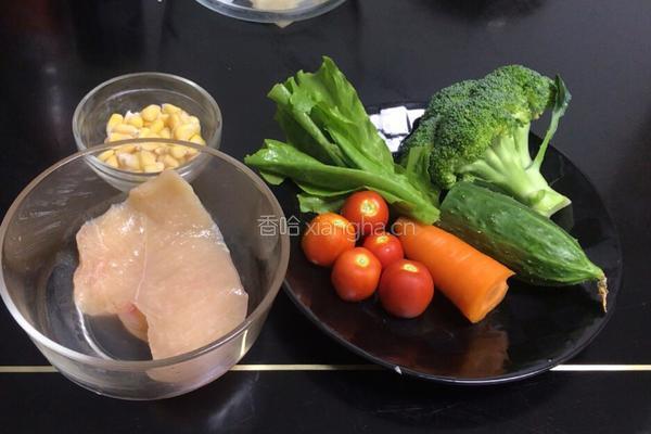 鸡肉蔬菜沙拉的做法图解1