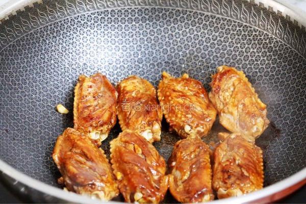 蒜香蜜汁鸡翅的做法图解6