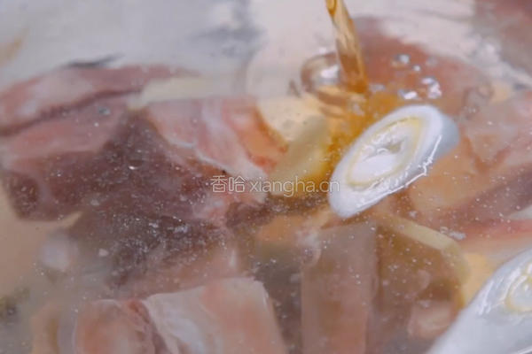 椰香牛排骨汤的做法图解1