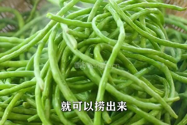 开胃老坛酸豆角 好吃的坛子菜 酸辣脆爽的做法图解4