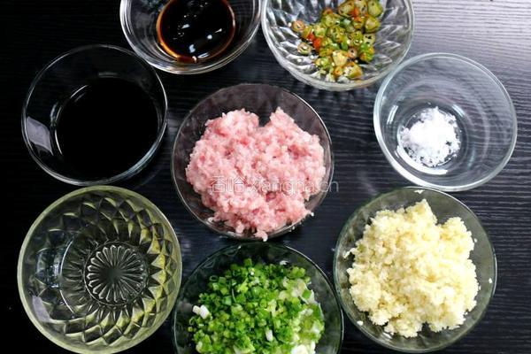 肉沫茄子的做法图解1