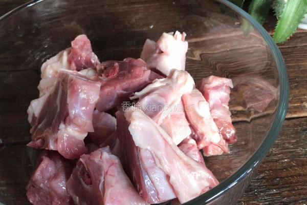 土豆烧鸭腿肉的做法图解2