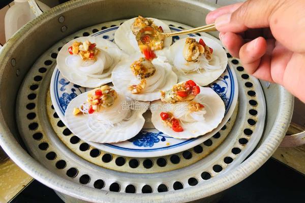 蚝油蒜蓉辣酱蒸扇贝的做法图解9