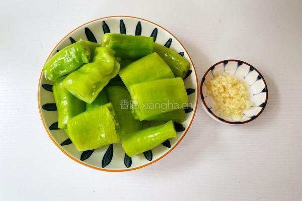 虎皮青椒的做法图解2
