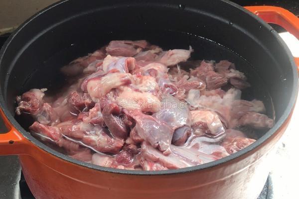 萝卜炖羊肉的做法图解2