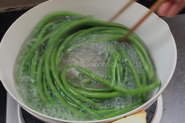 麻辣豇豆麻花的做法图解8