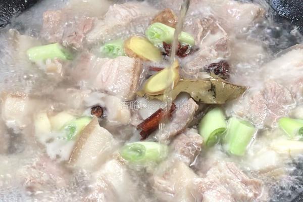 蜜桃红烧肉的做法图解5