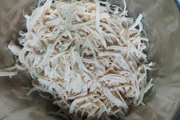 凉拌手撕鸡胸肉的做法图解4